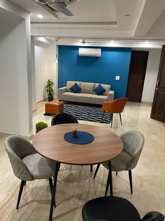 Flxho Uno - Serviced Apartment & Rooms - Golf Course Road Гургаон Экстерьер фото