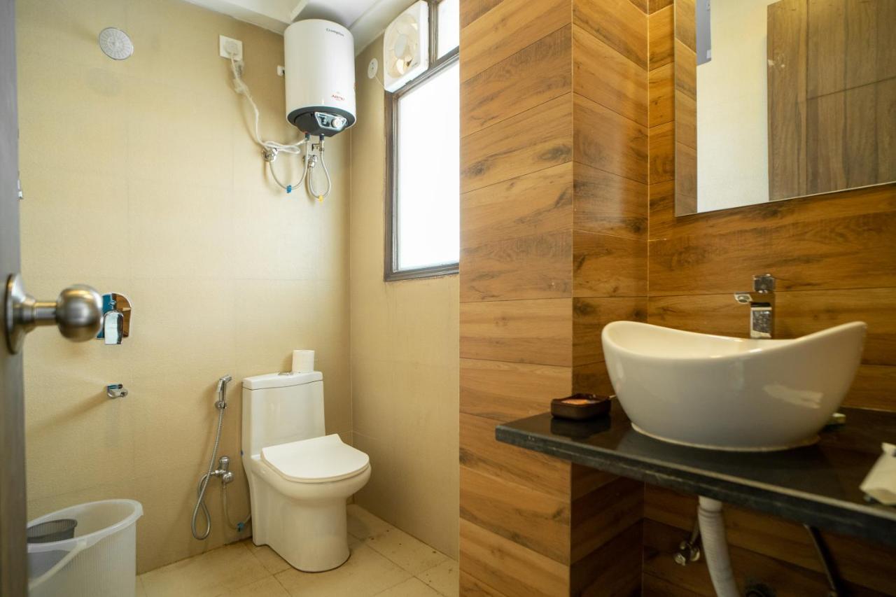Flxho Uno - Serviced Apartment & Rooms - Golf Course Road Гургаон Экстерьер фото