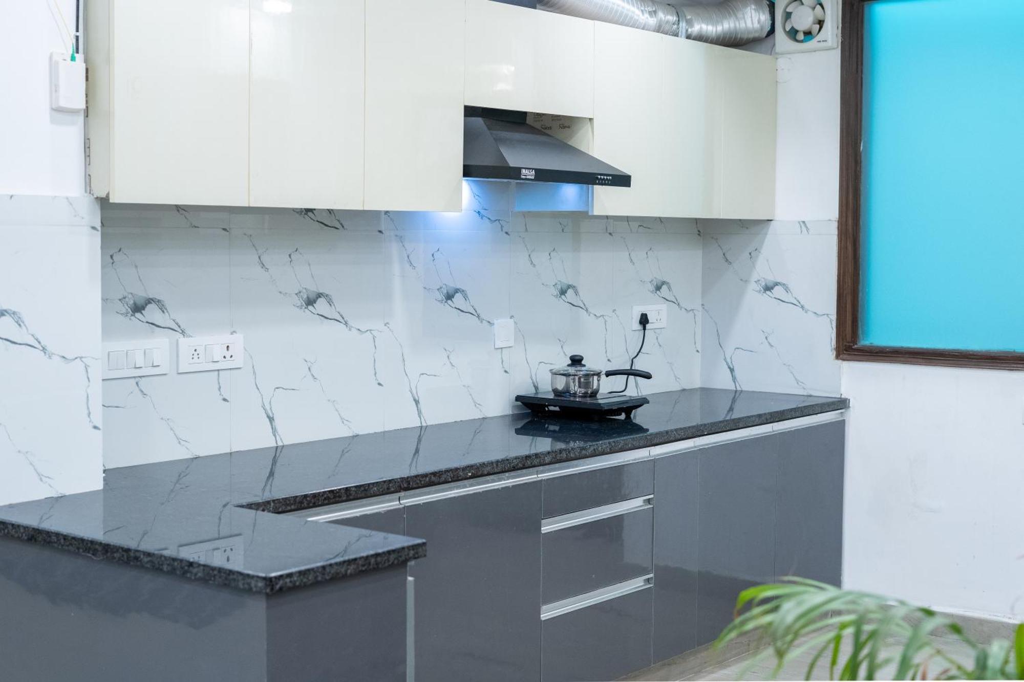 Flxho Uno - Serviced Apartment & Rooms - Golf Course Road Гургаон Экстерьер фото
